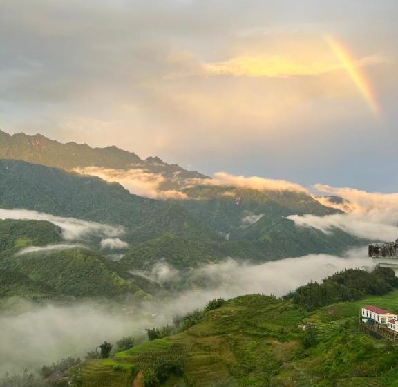 هتل Black Hmong View