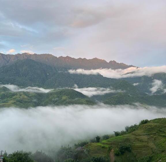 هتل Black Hmong View