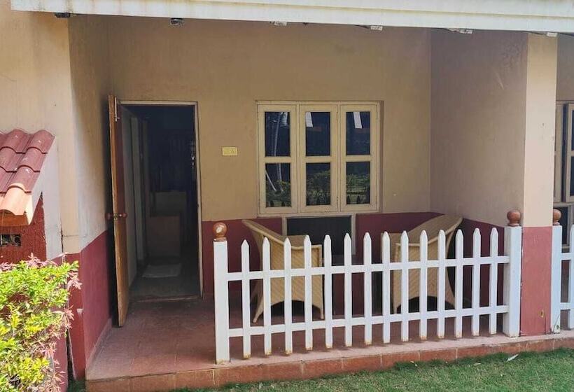 هتل Celebrity Resort