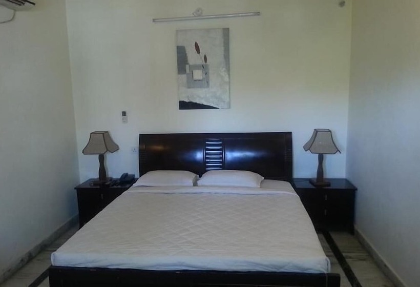 هتل Celebrity Resort