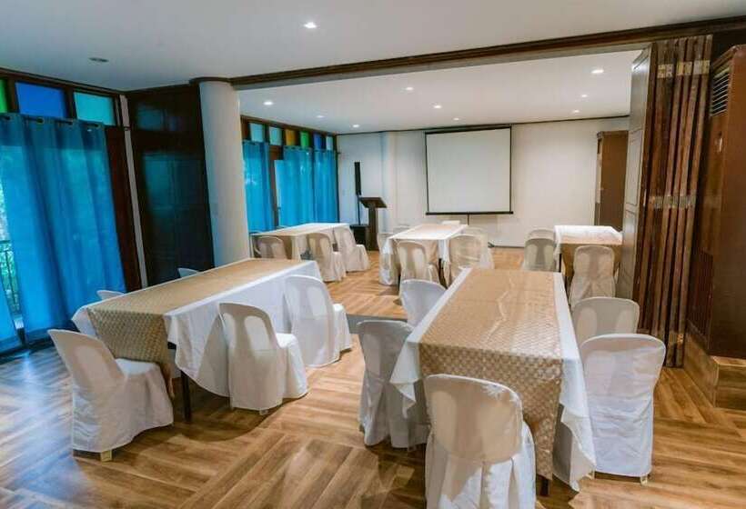 هتل Damires Hills Farm And Spa Resort