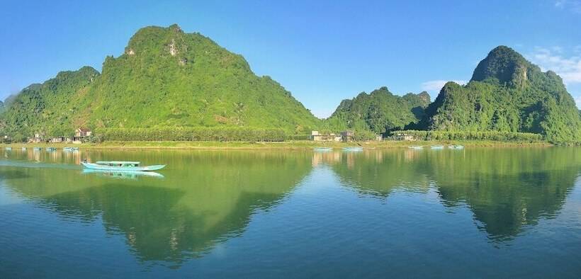 هتل Funny Monkeys Homestay