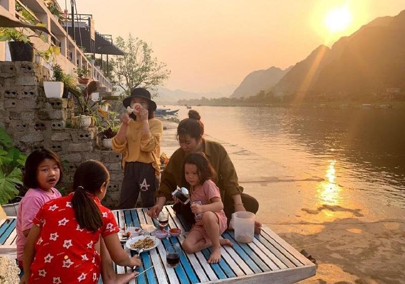 هتل Funny Monkeys Homestay