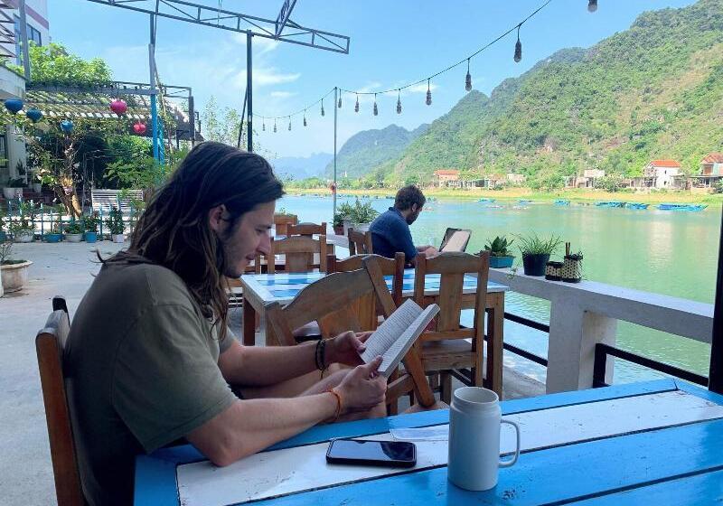 هتل Funny Monkeys Homestay