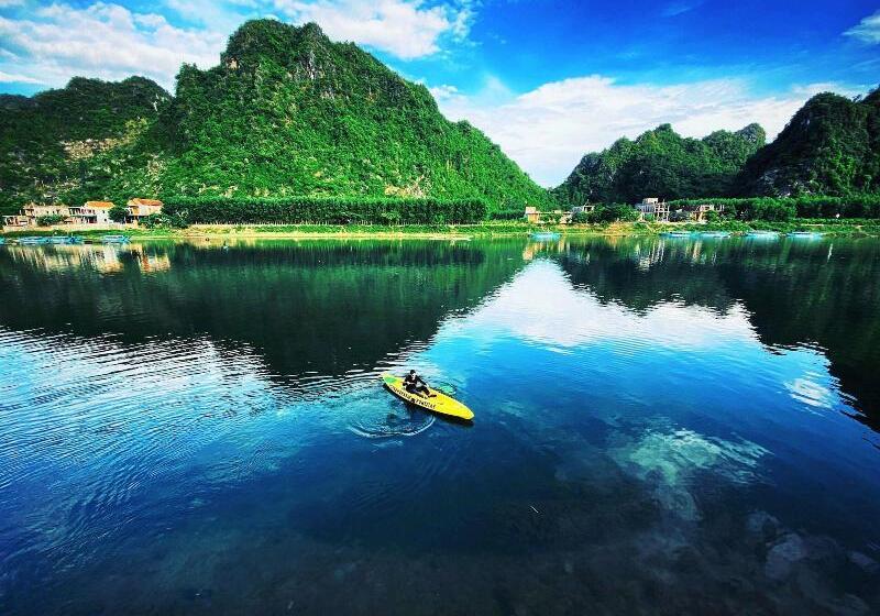 هتل Funny Monkeys Homestay