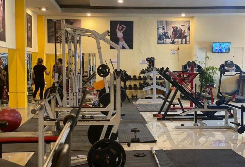 فندق Grand Mansion  Blitar