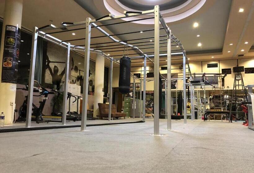 בית מלון כפרי Grand Mansion  Blitar