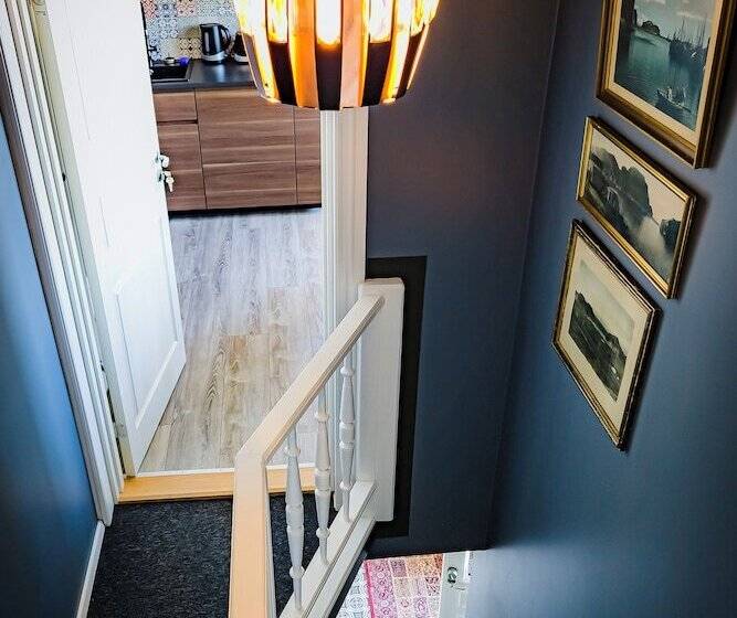 هتل Guesthouse Holl