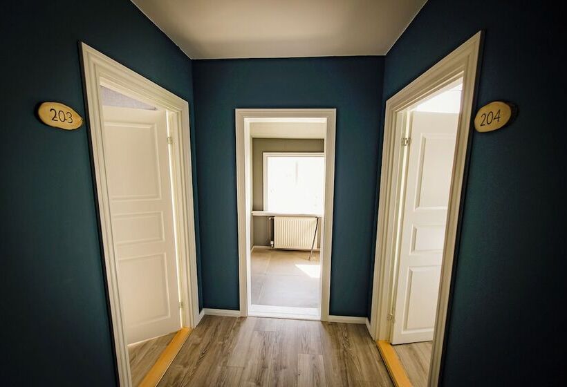 هتل Guesthouse Holl