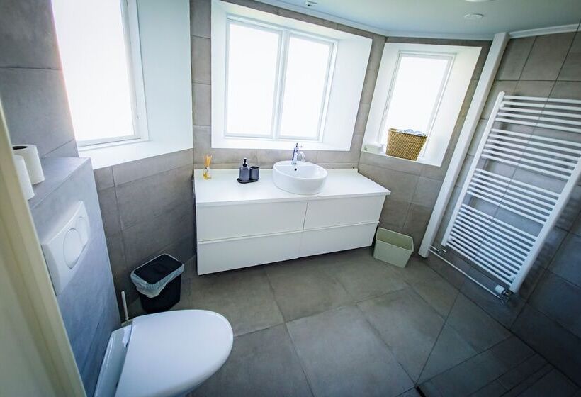 هتل Guesthouse Holl