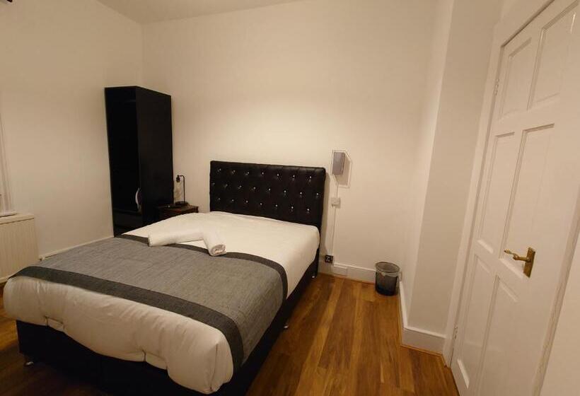 Отель Centra Hemel