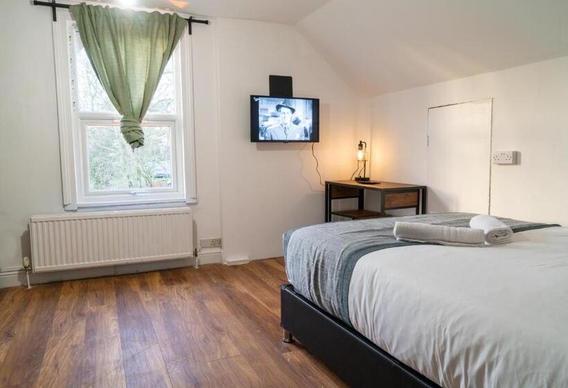 Отель Centra Hemel