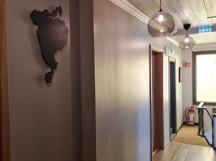 هتل Lava Guesthouse