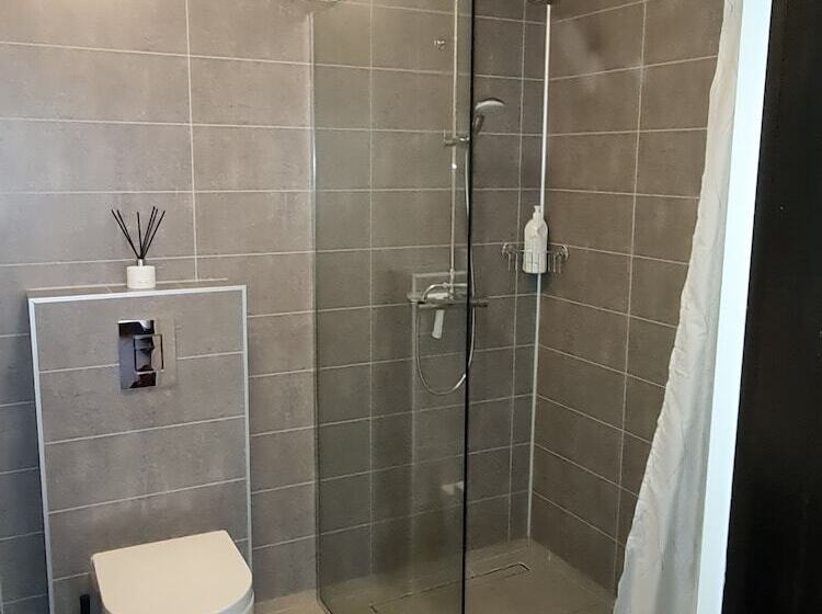 هتل Lava Guesthouse