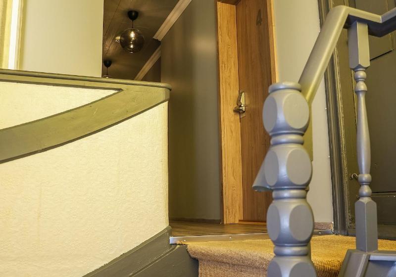 هتل Lava Guesthouse