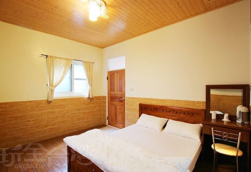 هتل Legend Village Homestay