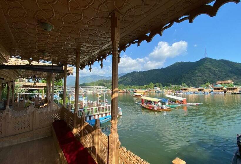 호텔 Nazneen Group Of Houseboats