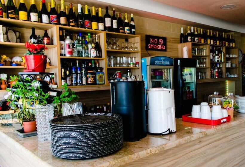 فندق Nikolakakis Rooms Lavrio