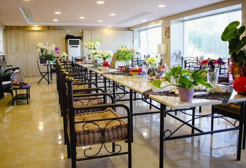 فندق Nikolakakis Rooms Lavrio