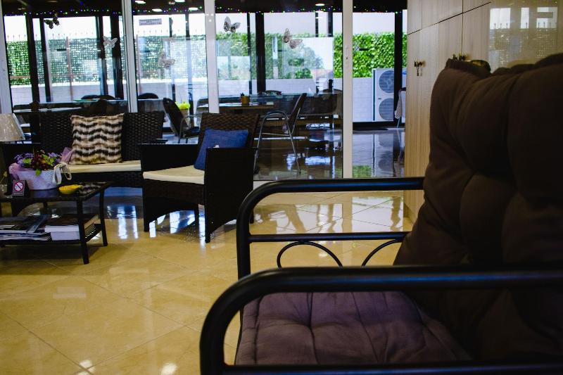 فندق Nikolakakis Rooms Lavrio