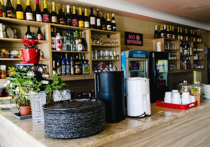 فندق Nikolakakis Rooms Lavrio