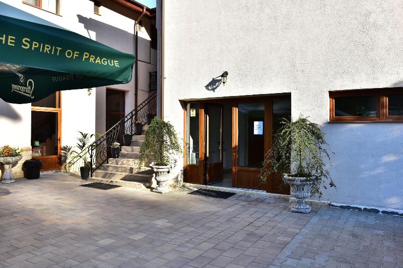 בית מלון כפרי Ostrov