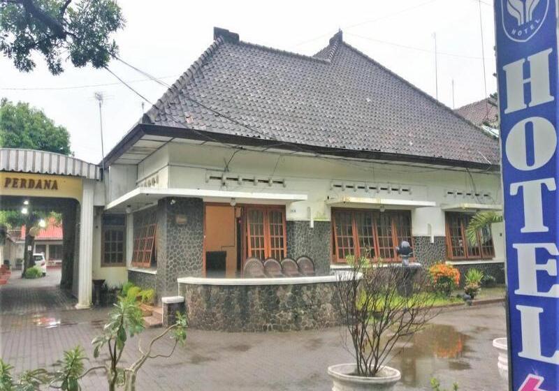ホテル Perdana