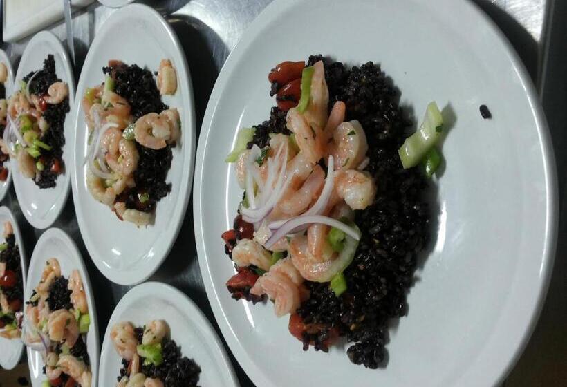 فندق Punto Verde