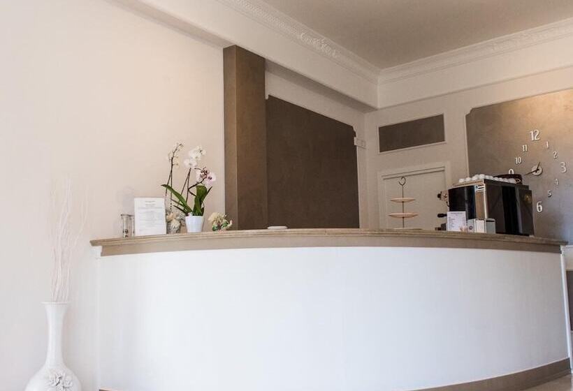 فندق Punto Verde