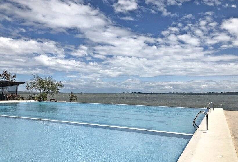 هتل Sea Garden Resort Iloilo