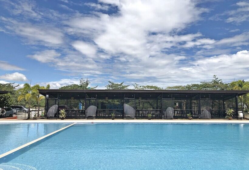 هتل Sea Garden Resort Iloilo