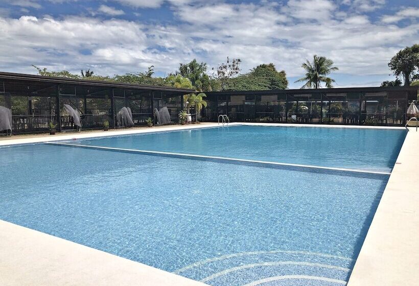 هتل Sea Garden Resort Iloilo