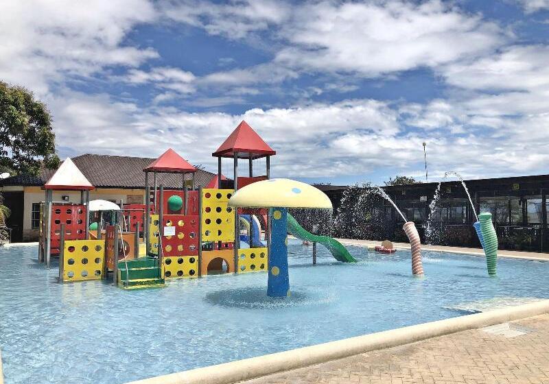 هتل Sea Garden Resort Iloilo