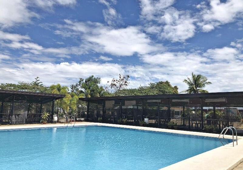 هتل Sea Garden Resort Iloilo