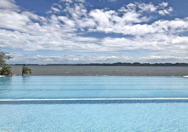 هتل Sea Garden Resort Iloilo