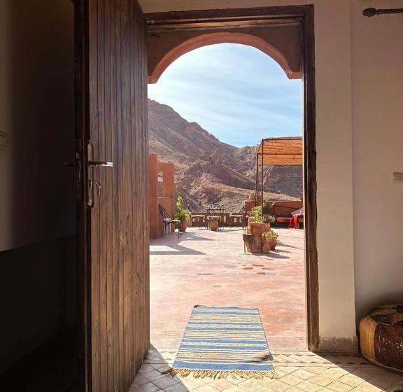 Hôtel Tafsut Dades Guesthouse Stay With Locals