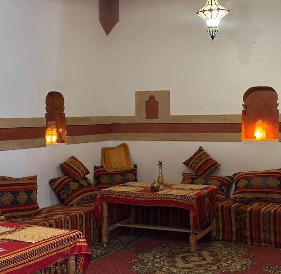 Hôtel Tafsut Dades Guesthouse Stay With Locals