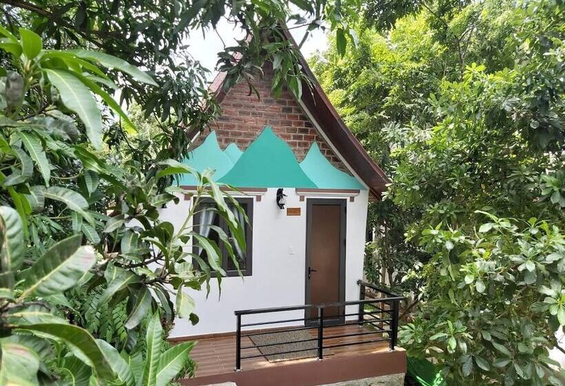 هتل Tropical Valley Homestay Villas