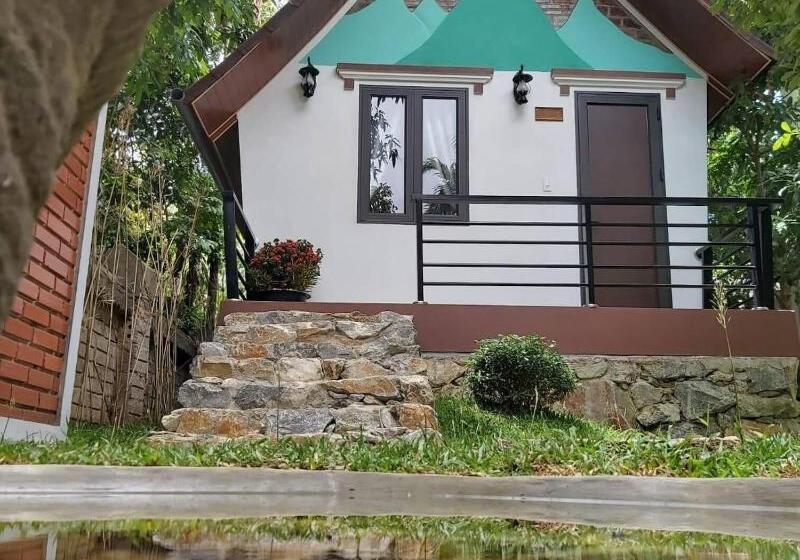 هتل Tropical Valley Homestay Villas