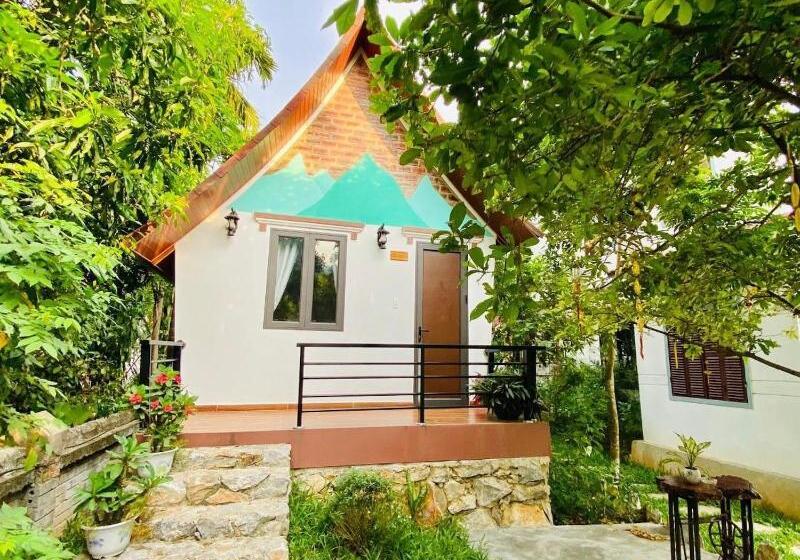 هتل Tropical Valley Homestay Villas