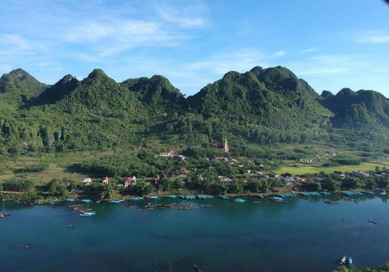 هتل Tropical Valley Homestay Villas