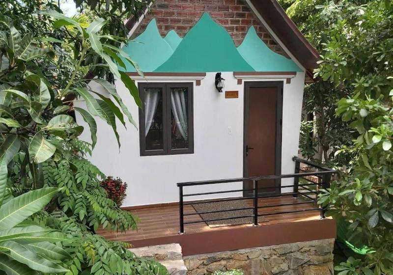 هتل Tropical Valley Homestay Villas