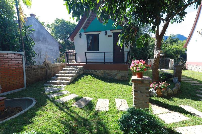 هتل Tropical Valley Homestay Villas