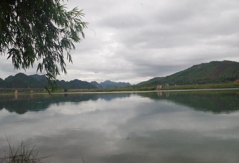 هتل Village House