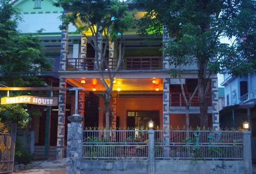 هتل Village House