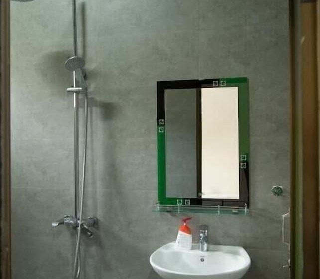 هتل Village House