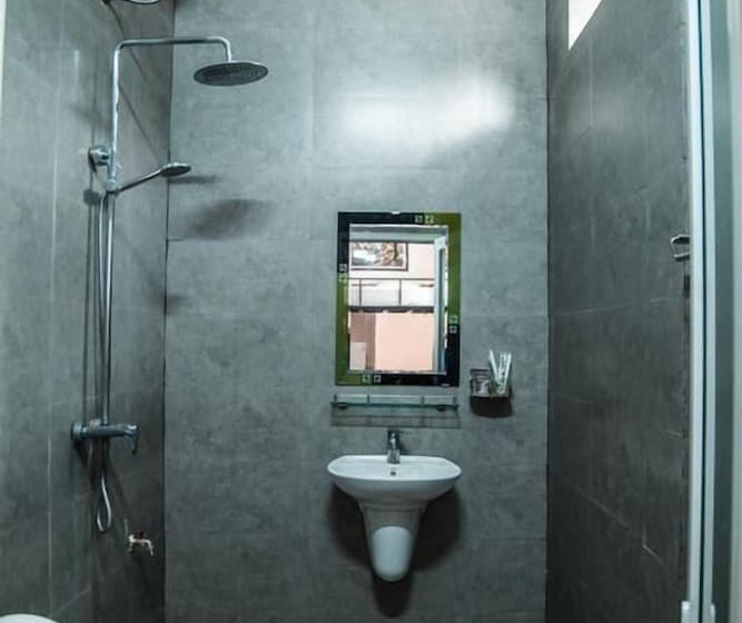 هتل Village House