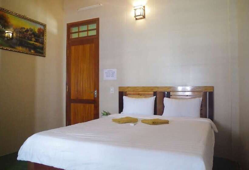 هتل Village House