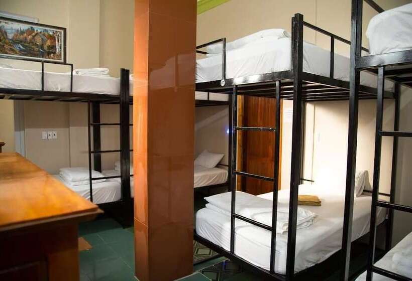 هتل Village House