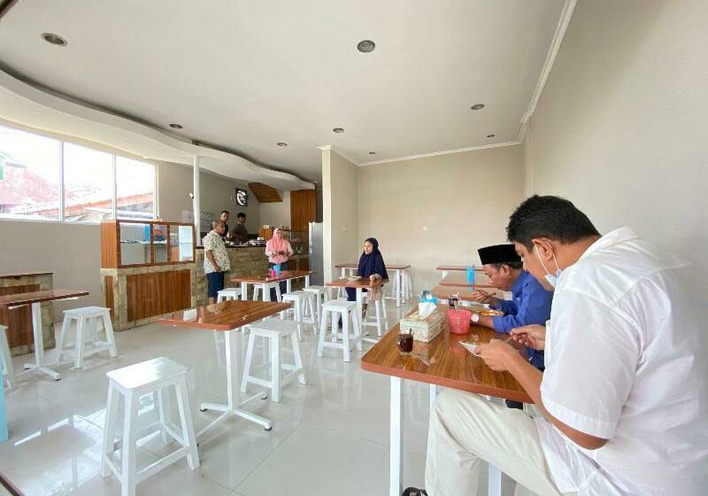 펜션 Guesthouse Putri Griya Fikarda